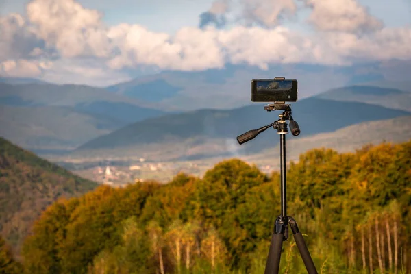 Smartfon Wideo Fotografowania Jesieni Karpaty — Zdjęcie stockowe