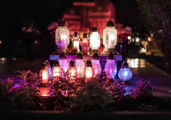 Colorful Lit Grave Lights All Saint Day Lit Grave Lanterns — Stock Photo, Image
