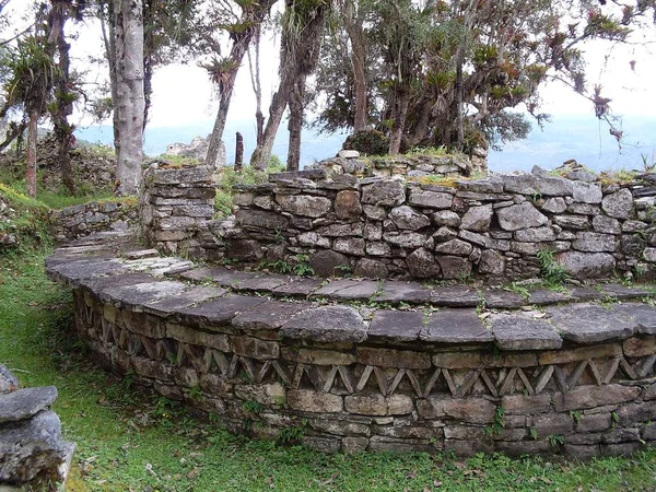 Fondamenti Una Casa Circolare Terzo Livello Della Fortezza Kuelap Cielo — Foto Stock