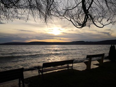 Gölde güzel bir gün batımı