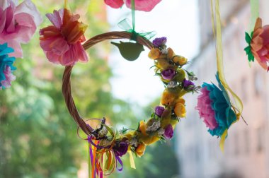 Çiçeklerin parlak dekoratif öğeleri