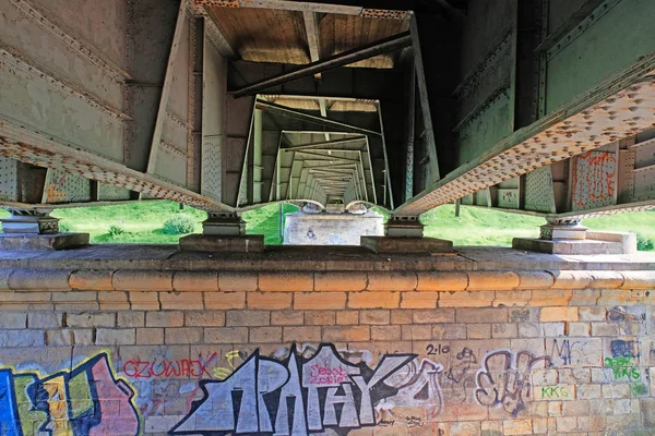 Bajo Puente Ferroviario Paisaje Industrial —  Fotos de Stock