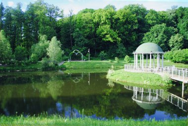 Eski Arbor ve gölet yansıma