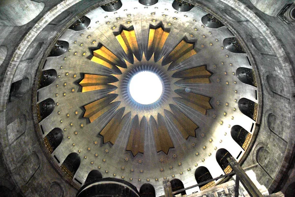 Kutsal Sepulchre Tapınağı, Tapınak tavanı (Kudüs, İsrail)