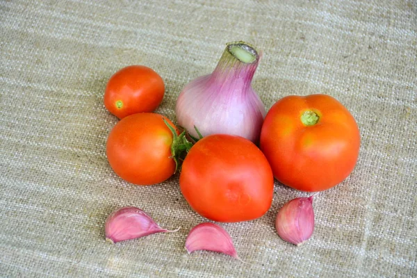 新鮮な野菜トマト にんにく 玉ねぎ — ストック写真