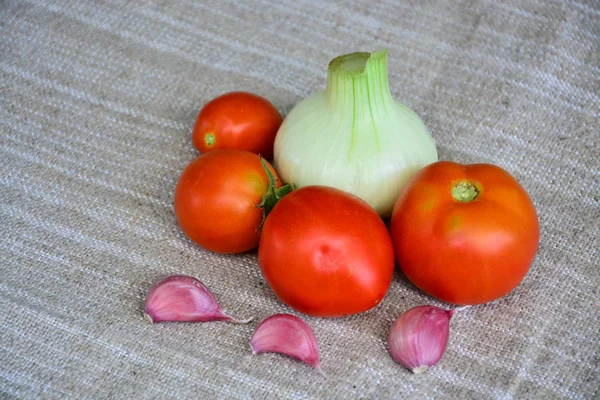 新鮮な野菜トマト にんにく 玉ねぎ — ストック写真