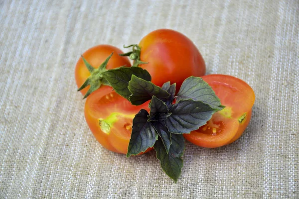 新鮮な野菜トマト バジル食品 — ストック写真