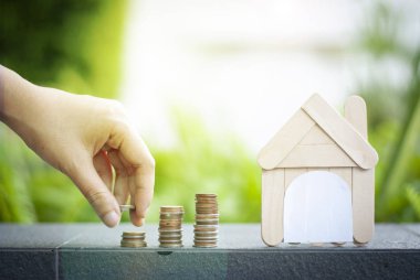 İş ve gelecek kavramları için para biriktirmek