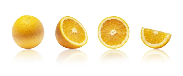 Naranja fresca aislada sobre fondo blanco.Jugosa y dulce y reconocida por su concentración de vitamina C — Foto de Stock
