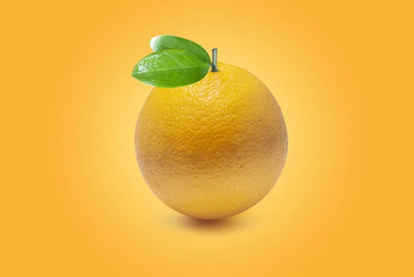 Frische Orange isoliert auf orangefarbenem Hintergrund. Saftig und süß und bekannt für seine Konzentration an Vitamin C — Stockfoto