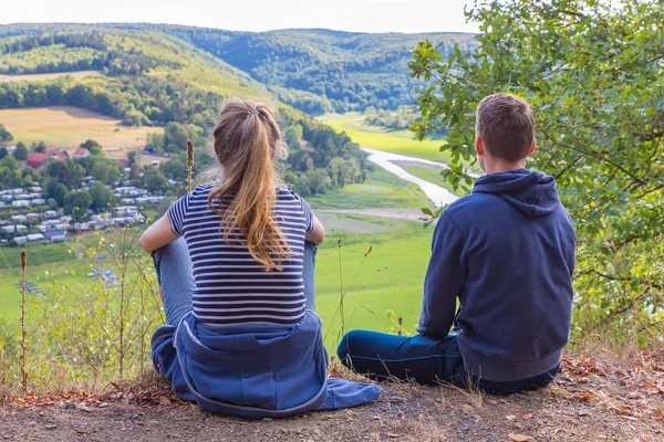 Mor Och Son Visar Torr Edersee Tyska Landskap — Stockfoto