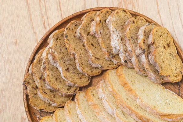 Dilimlenmiş fread rutic ekmek.