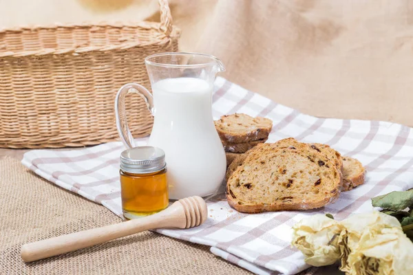 Brunch veya kahvaltı masası.