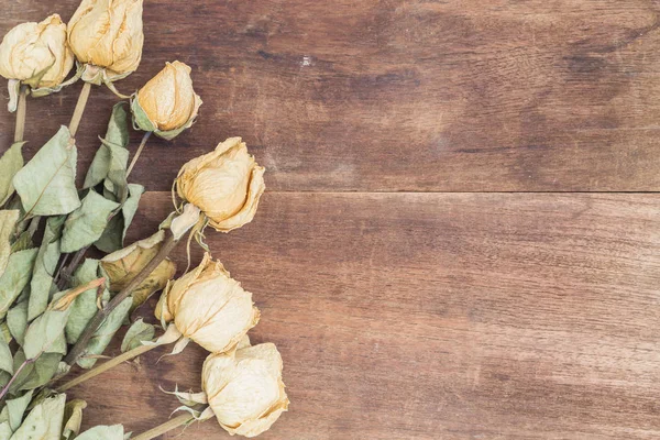 Kurutulmuş beyaz güller