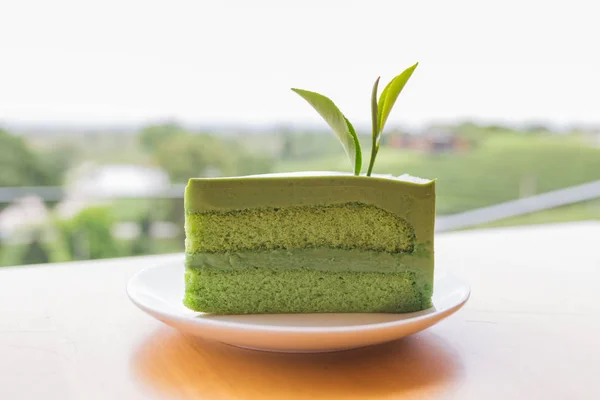 Bir kase içinde organik yeşil matcha çay.