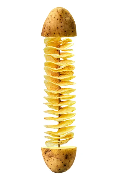 Kırpma yolu ile beyaz arka plan üzerinde izole bambu üzerinde dilim patates ekle Fry twist