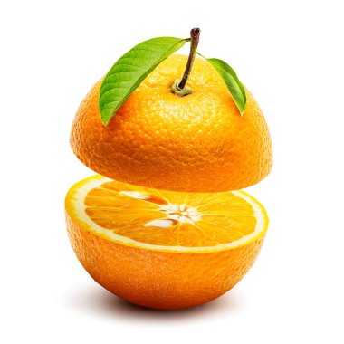 Turuncu kırpma izole kırpma yolu beyaz zemin üzerine yeşil yaprak ile dilim