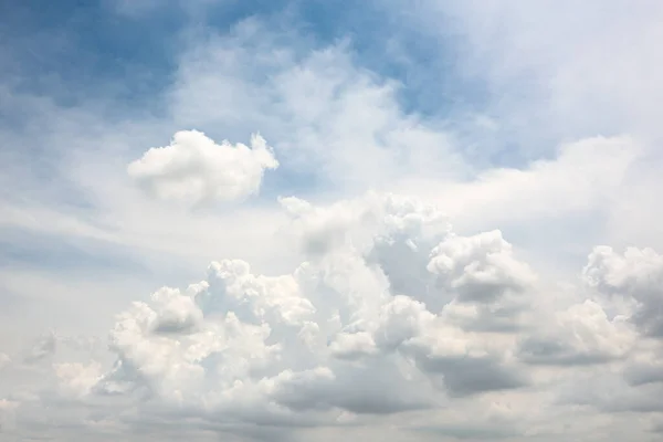 Forma Nuvem Borrão Movimento Bonito Céu Azul — Fotografia de Stock