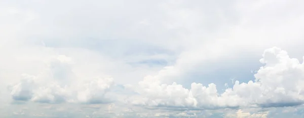 Bella Forma Nuvolosa Sfocata Movimento Sul Cielo Blu — Foto Stock