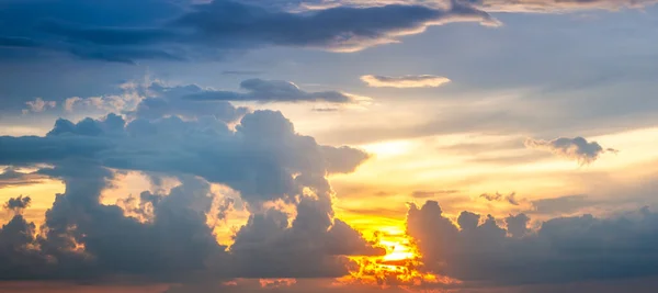 Zachte Bewegende Wazige Wolk Aan Hemel Bij Zonsondergang Zonsopgang — Stockfoto