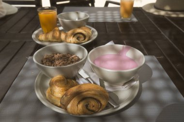 Lezzetli ev yapımı Amerikan kahvaltı.