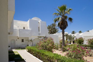 Djerba, Tunus - 20 Haziran 2018: Otel Seabel Aladin Djerba Adası Djerba, Tunus plaj bakan bir turizm bölgesinde yer alır.