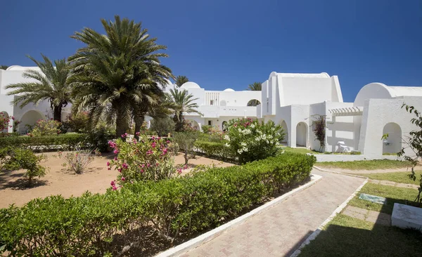 Djerba, Tunus - 20 Haziran 2018: Otel Seabel Aladin Djerba Adası Djerba, Tunus plaj bakan bir turizm bölgesinde yer alır.