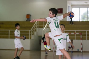 Afife, Viana yapmak Castelo, Portekiz - 1 Aralık 2018: 1 Aralık 2018 üzerinde çocuklar için spor tanıtmak Afifense spor Derneği tarafından düzenlenen çocuk hentbol turnuvası. 