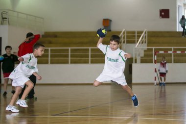 Afife, Viana yapmak Castelo, Portekiz - 1 Aralık 2018: 1 Aralık 2018 üzerinde çocuklar için spor tanıtmak Afifense spor Derneği tarafından düzenlenen çocuk hentbol turnuvası. 