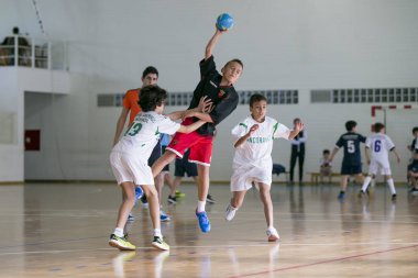Afife, Viana yapmak Castelo, Portekiz - 1 Aralık 2018: 1 Aralık 2018 üzerinde çocuklar için spor tanıtmak Afifense spor Derneği tarafından düzenlenen çocuk hentbol turnuvası. 
