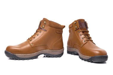 Erkek kahverengi deri botları beyaz arka plan, izole ürün, rahat Ayakkabı.