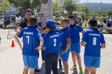Caminha, Viana do Castelo, Portekiz - 10 Haziran 2019: Afifense Spor Derneği tarafından çocuklar için sporu tanıtmak amacıyla düzenlenen çocuk hentbol turnuvası 10 Haziran 2019. 