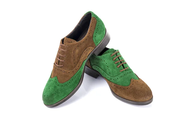 Beyaz Arka Planda Erkek Kahverengi Yeşil Deri Ayakkabılar Izole Edilmiş — Stok fotoğraf