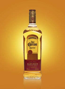 Kişinev, Moldova - 11 Eylül 2018: Jose Cuervo Especial tekila altın. 1795 yılında Don Jose Antonio de Cuervo tarafından kurulan, o mavi agav tekila dünyanın en çok satan.