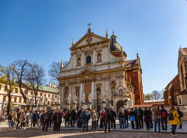 Aziz Peter Kilisesi Cephesi ve Paul Krakow, Polonya