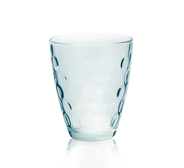 Vaso de agua vacío sin tallo sobre fondo blanco — Foto de Stock