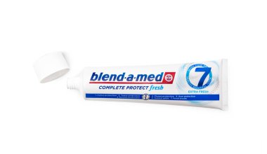 Tıbbi diş macununu harmanla, Ekstra Taze, Procter & Gamble tarafından yapıldı..