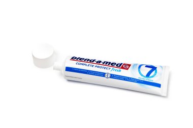 Tıbbi diş macununu harmanla, Ekstra Taze, Procter & Gamble tarafından yapıldı..