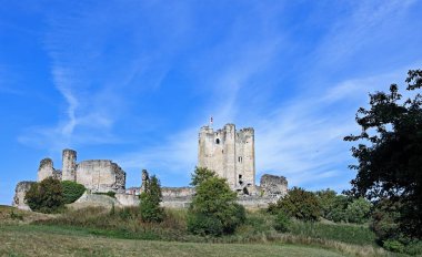 Conisbrough Kalesi, Doncaster South Yorkshire'da bulunan Norman Ortaçağ kalesidir. Dewarenne ailesine ait, aynı zamanda Walter Scott ünlü erken romanı Ivanhoe önemli bir mekan olarak ünlü oldu.