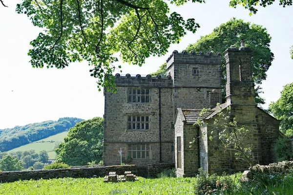 North Lees Hall Standing Sweeping Hillside Stanage Edge Set Amidst — Stock Photo, Image