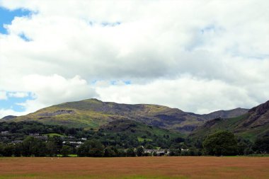 Coniston, Lake District 'te çok güzel bir yer ve turizm ve konaklama için tamamen açık..