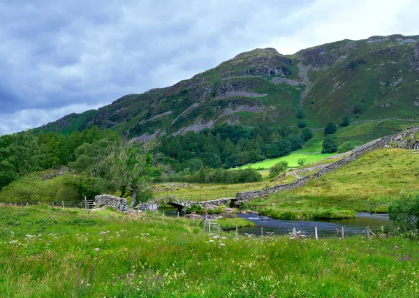 Hodge Close Wandeling Coniston Biedt Een Scala Aan Prachtige Uitzichten — Stockfoto