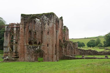Furness Abbey artık halka açık. Furness Abbey, Manor Road, Barrow-in-Furness, Cumbria, İngiltere, 6 Ağustos 2020.
