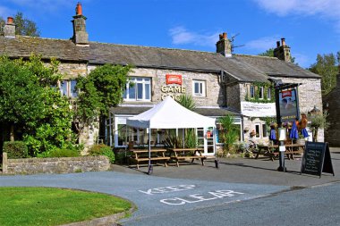 The Game Cock Inn, The Green, Austwick, Lancaster, İngiltere, 15 Ağustos 2020. 