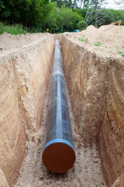 Gaz boru hattı zemin altında kurulur.
