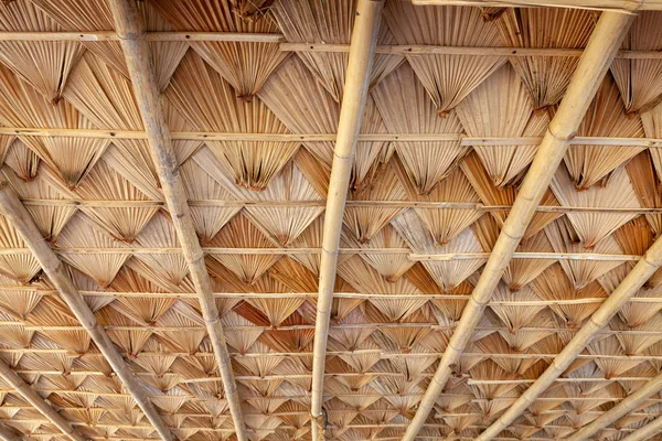 Szerkezete bambusz kunyhók. Bambusz kunyhó. Bambusz kunyhók az élet. Th — Stock Fotó