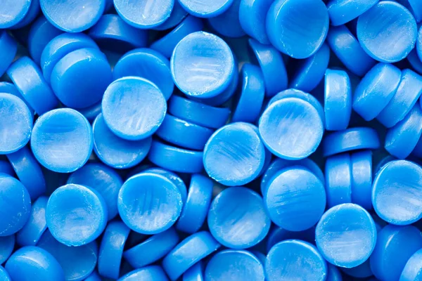 Blue plastic grain, plastic polymer granules,hand hold Polymer pellets, Raw materials for making water pipes, Plastics from petrochemicals and compound extrusion, resin from plant polyethylene.