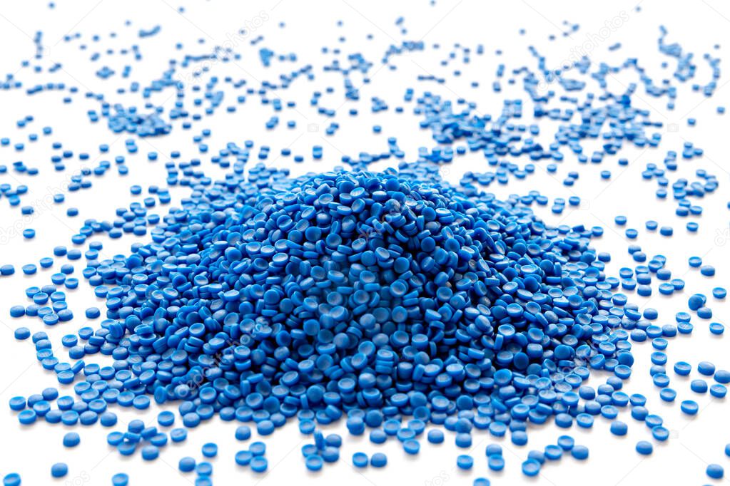 Blue plastic grain, plastic polymer granules,hand hold Polymer pellets, Raw materials for making water pipes, Plastics from petrochemicals and compound extrusion, resin from plant polyethylene.