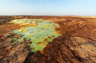 Danakil tatlısı Dalol 'da günbatımı, Etiyopya. Gezegendeki en sıcak yerlerden biri