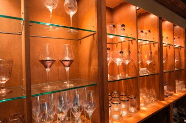 Niagara Gölü, Ontario, Kanada 20 Ağustos 2018: Ünlü Niagara Şaraphanelerinde şarap tatma